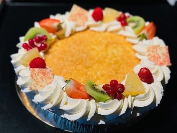 Nogatine schuim vlaai slagroom